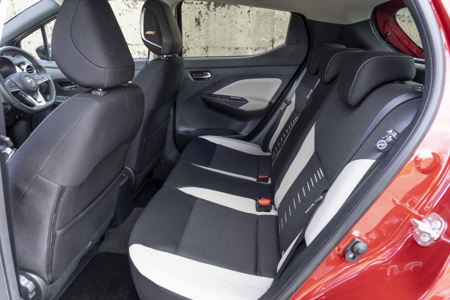 Интерьер Nissan Micra (K14) 2019 года  (UK) (фото 10 из 13)